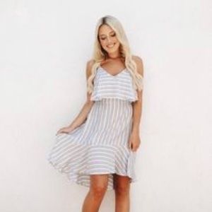 NEW Carly Jean Los Angeles Paxton Dress Size Large